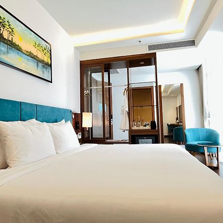 Maximilan Danang Beach Hotel Luaran gambar