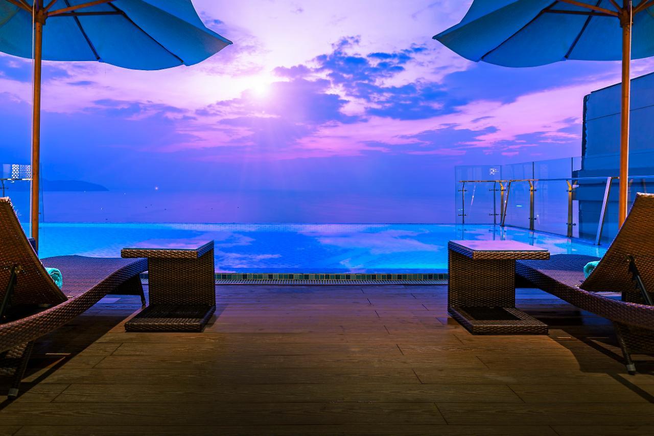 Maximilan Danang Beach Hotel Luaran gambar