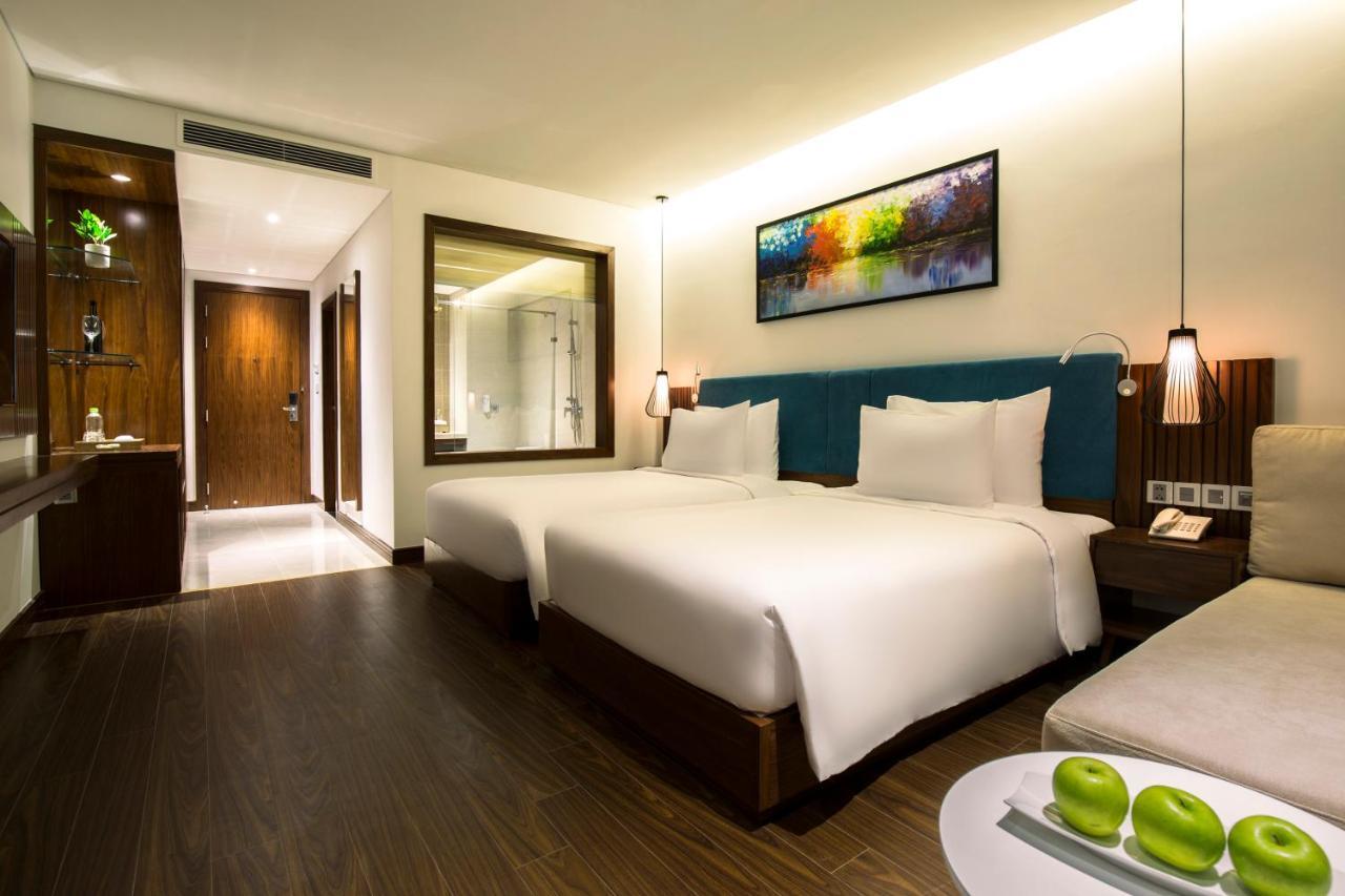 Maximilan Danang Beach Hotel Luaran gambar