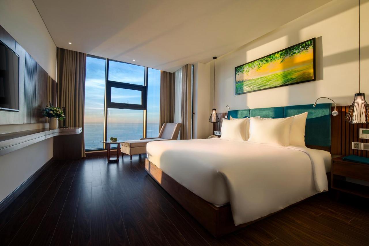 Maximilan Danang Beach Hotel Luaran gambar