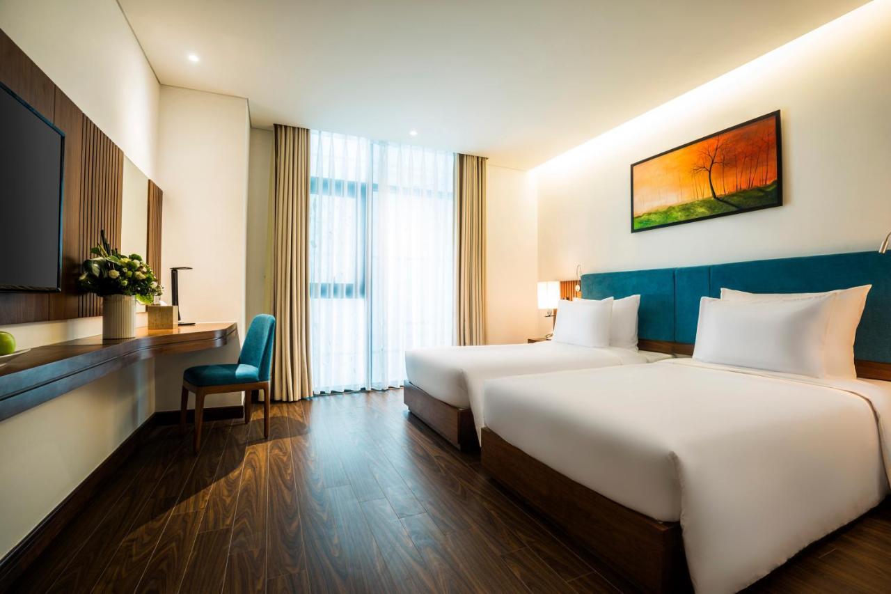Maximilan Danang Beach Hotel Luaran gambar