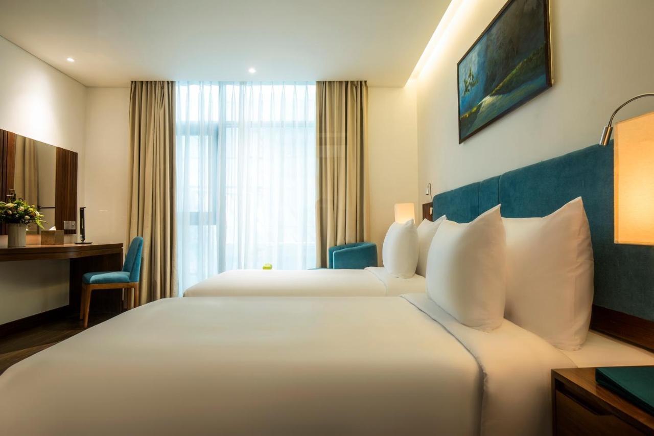Maximilan Danang Beach Hotel Luaran gambar