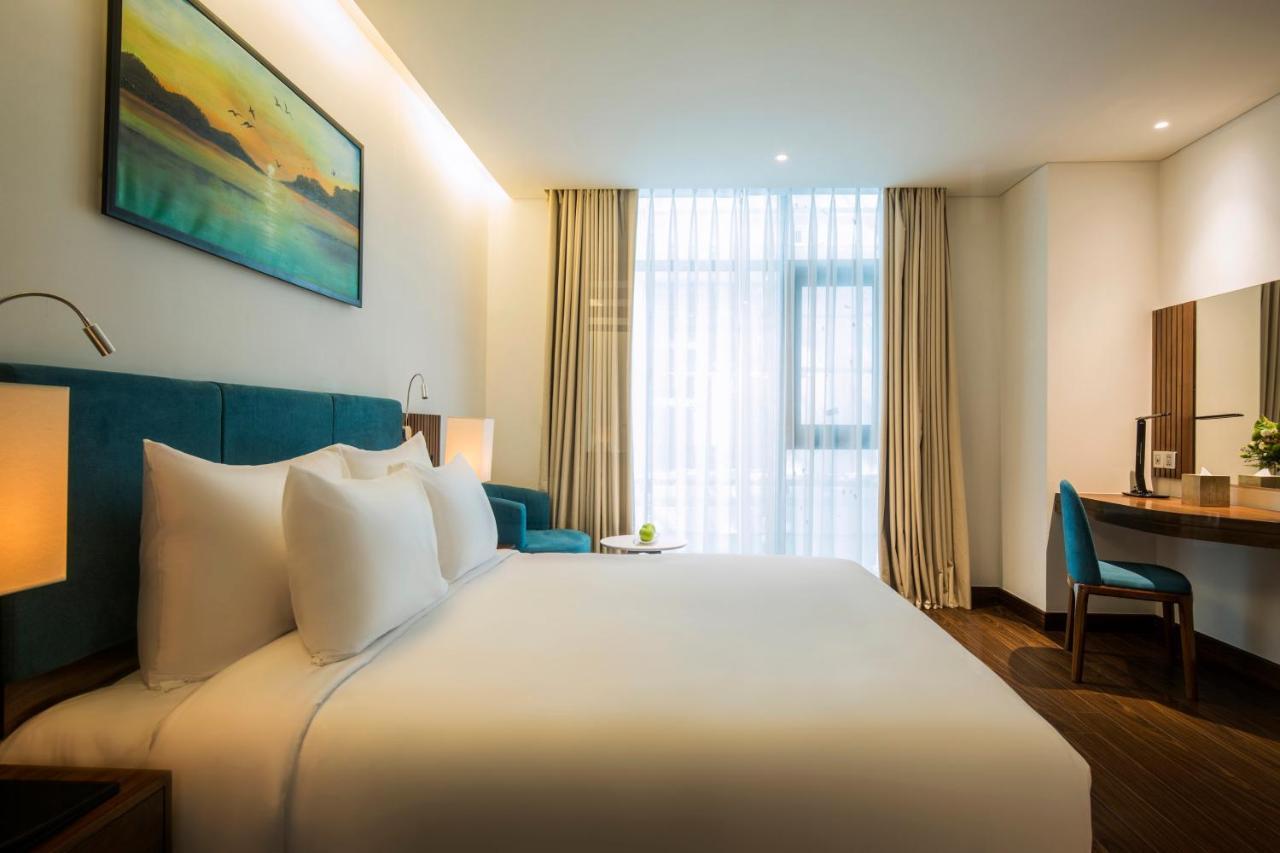 Maximilan Danang Beach Hotel Luaran gambar