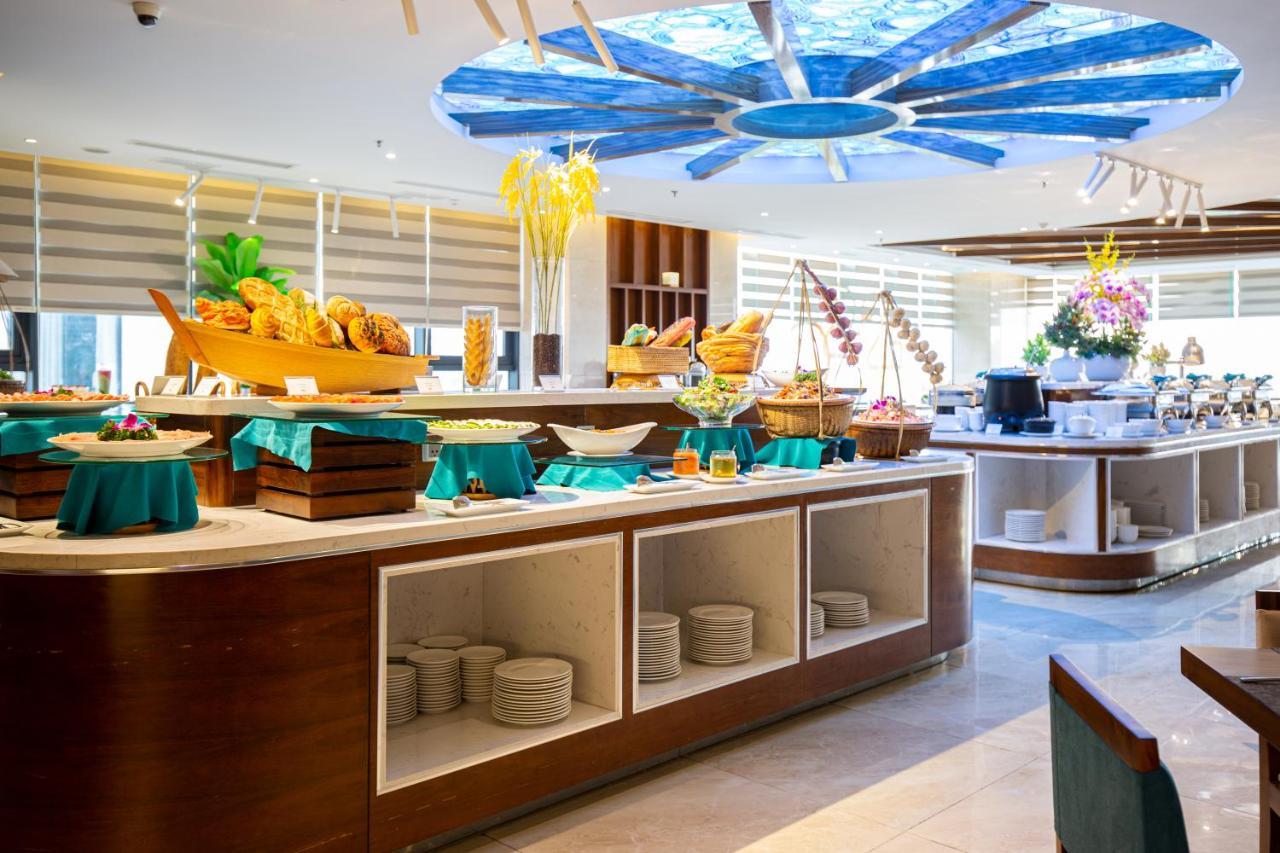 Maximilan Danang Beach Hotel Luaran gambar