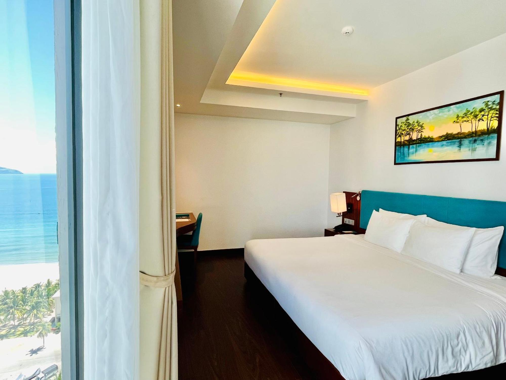 Maximilan Danang Beach Hotel Luaran gambar