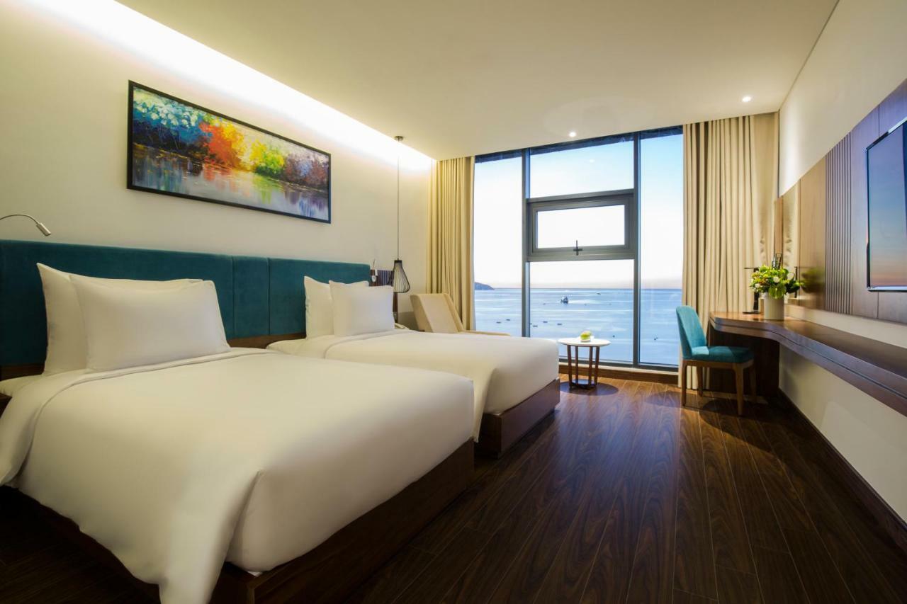 Maximilan Danang Beach Hotel Luaran gambar