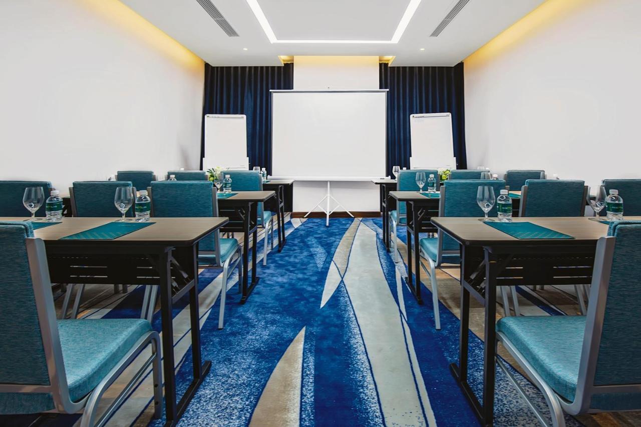 Maximilan Danang Beach Hotel Luaran gambar